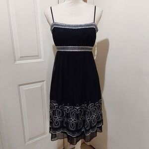 🌺 NWT Maggy London Black Silk Party Dress with Sequins